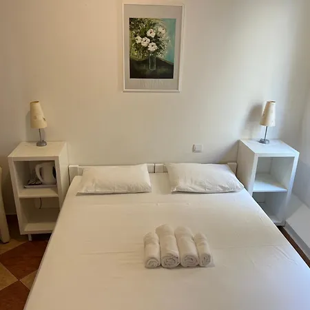 And Katija & Egon 3* Корчула